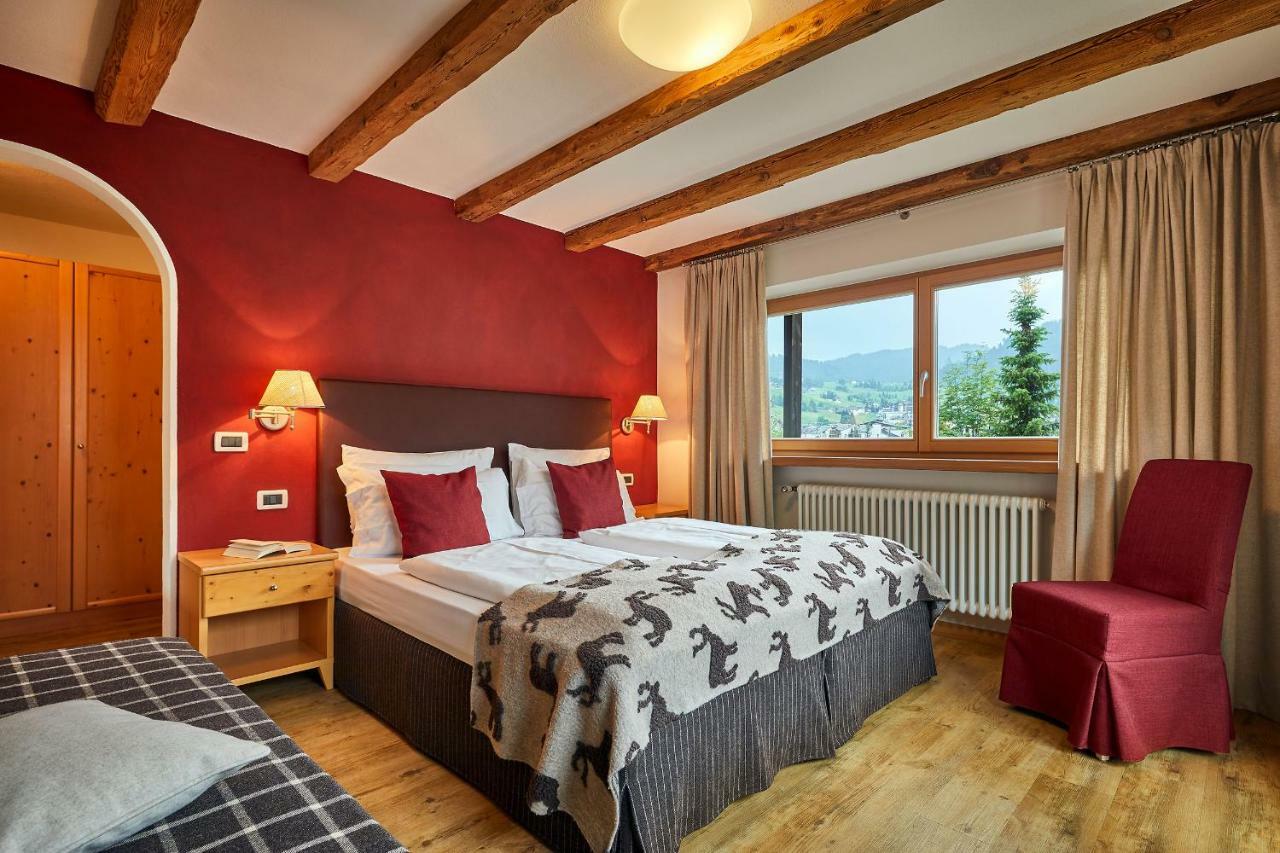 Aparthotel Garni Karin Corvara In Badia Exterior foto